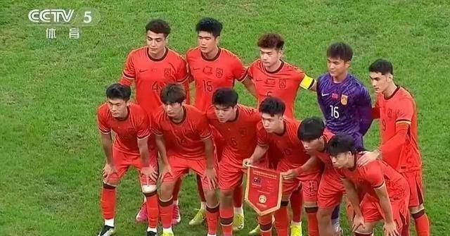 场面火爆!亚洲杯观众席沸腾不已 场面火爆!亚洲杯观众席沸腾不已