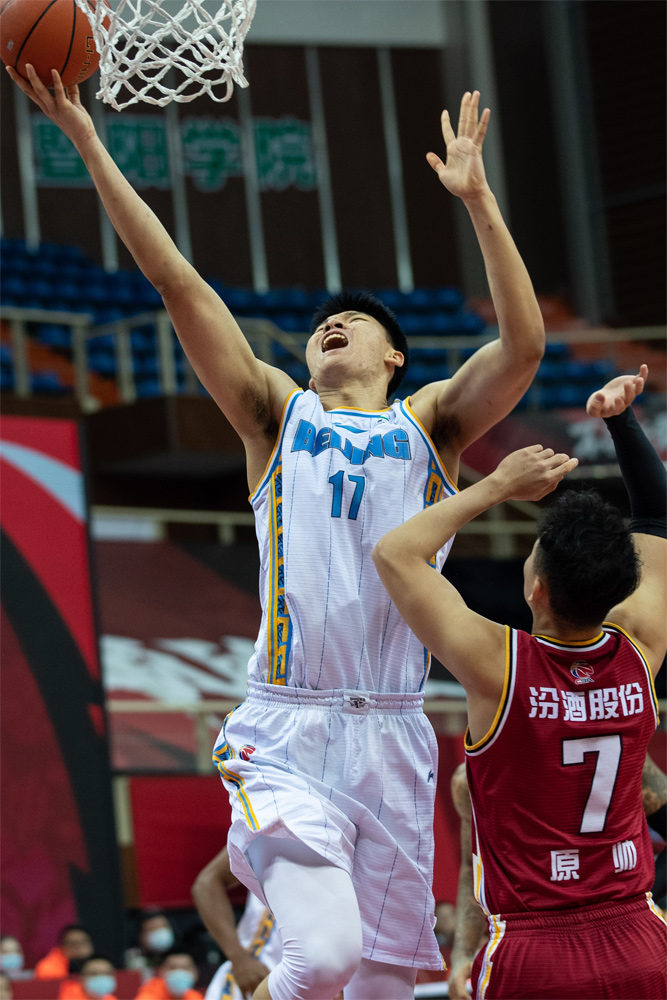 三连败后河北球员全力以赴求胜 三连败后河北球员全力以赴求胜