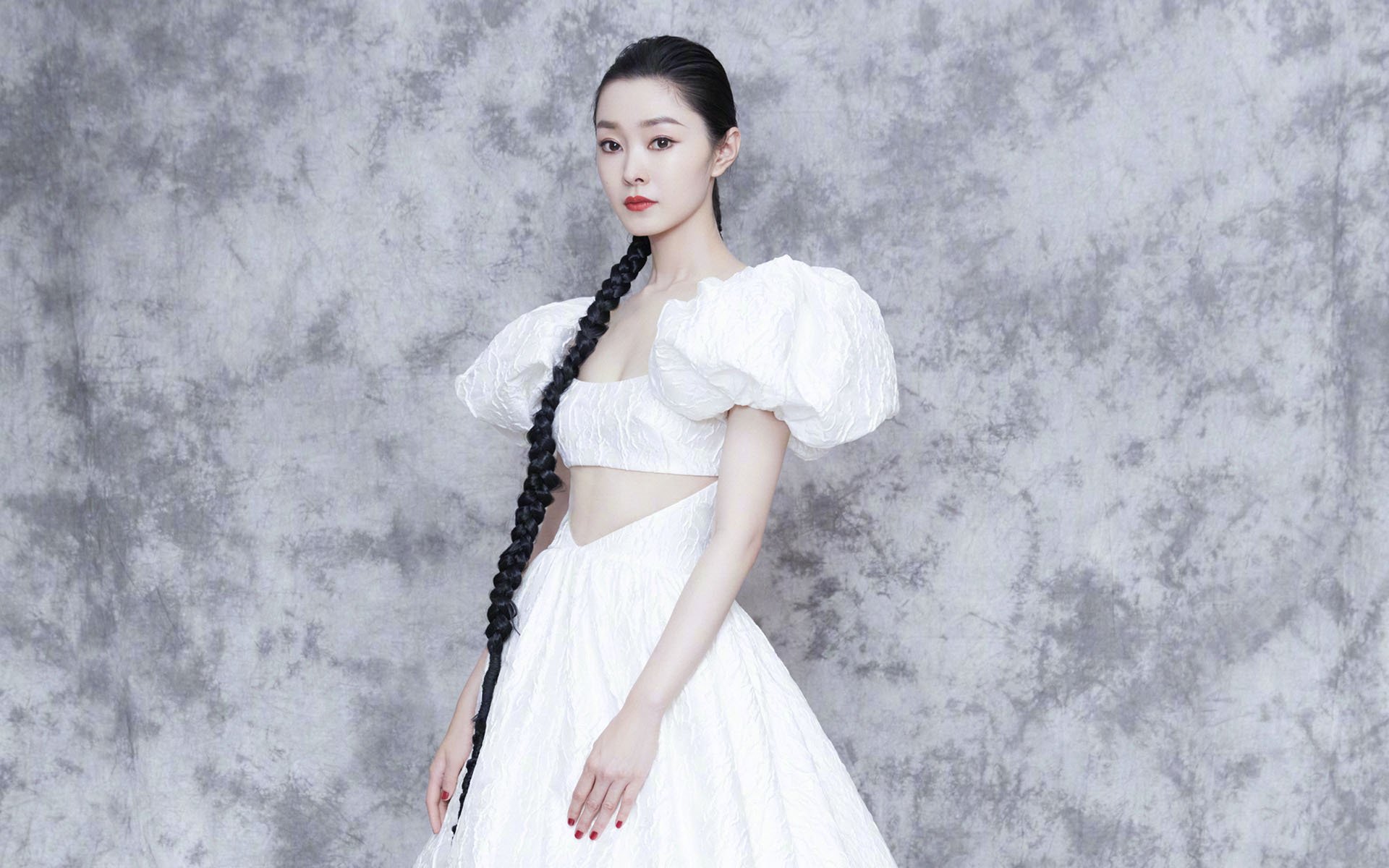 埃尔南·布雷默的风暴之夜，在美加墨的雨水中，智利击碎芬兰童话