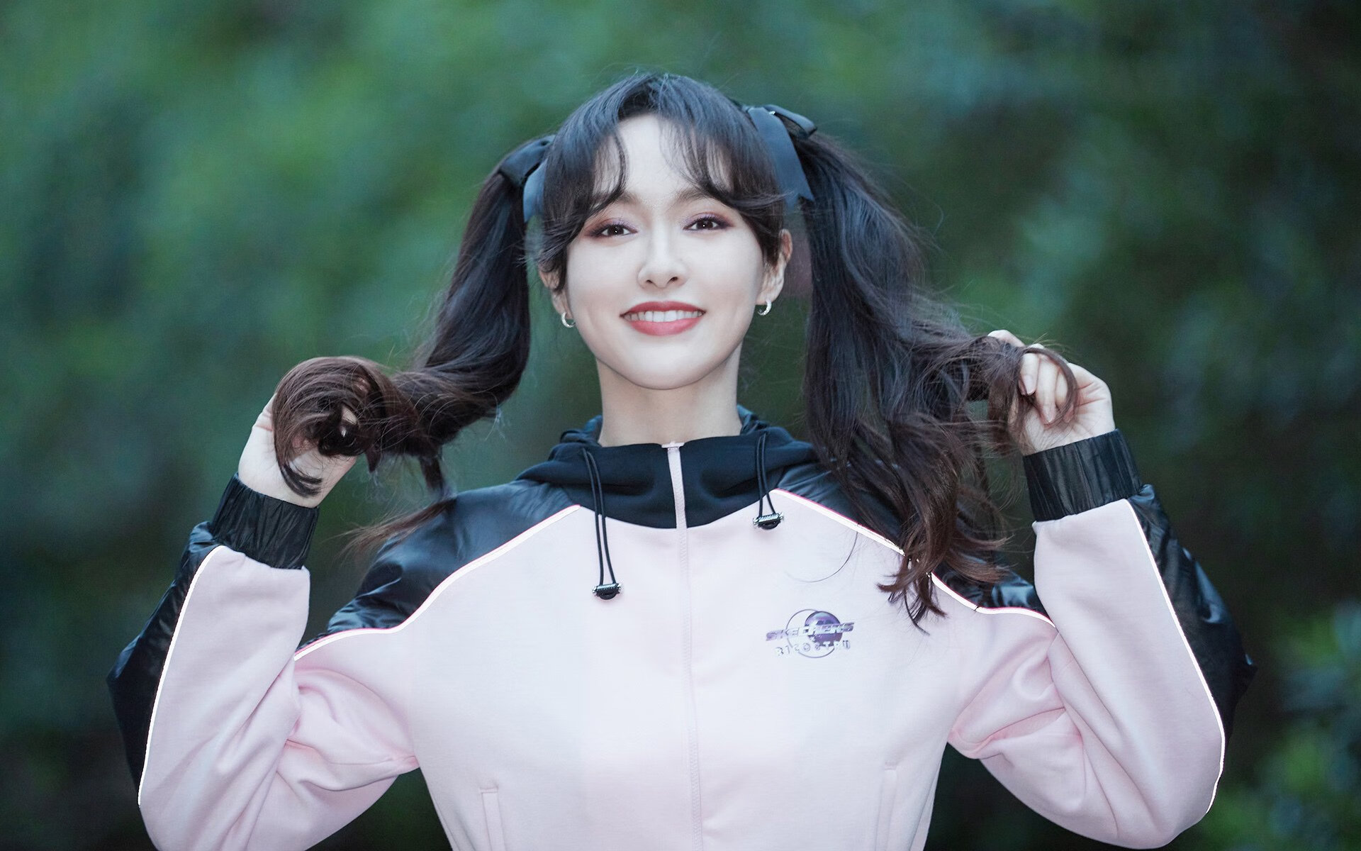 瞬间的雷霆与持续的脉搏，唯一性的双重面孔